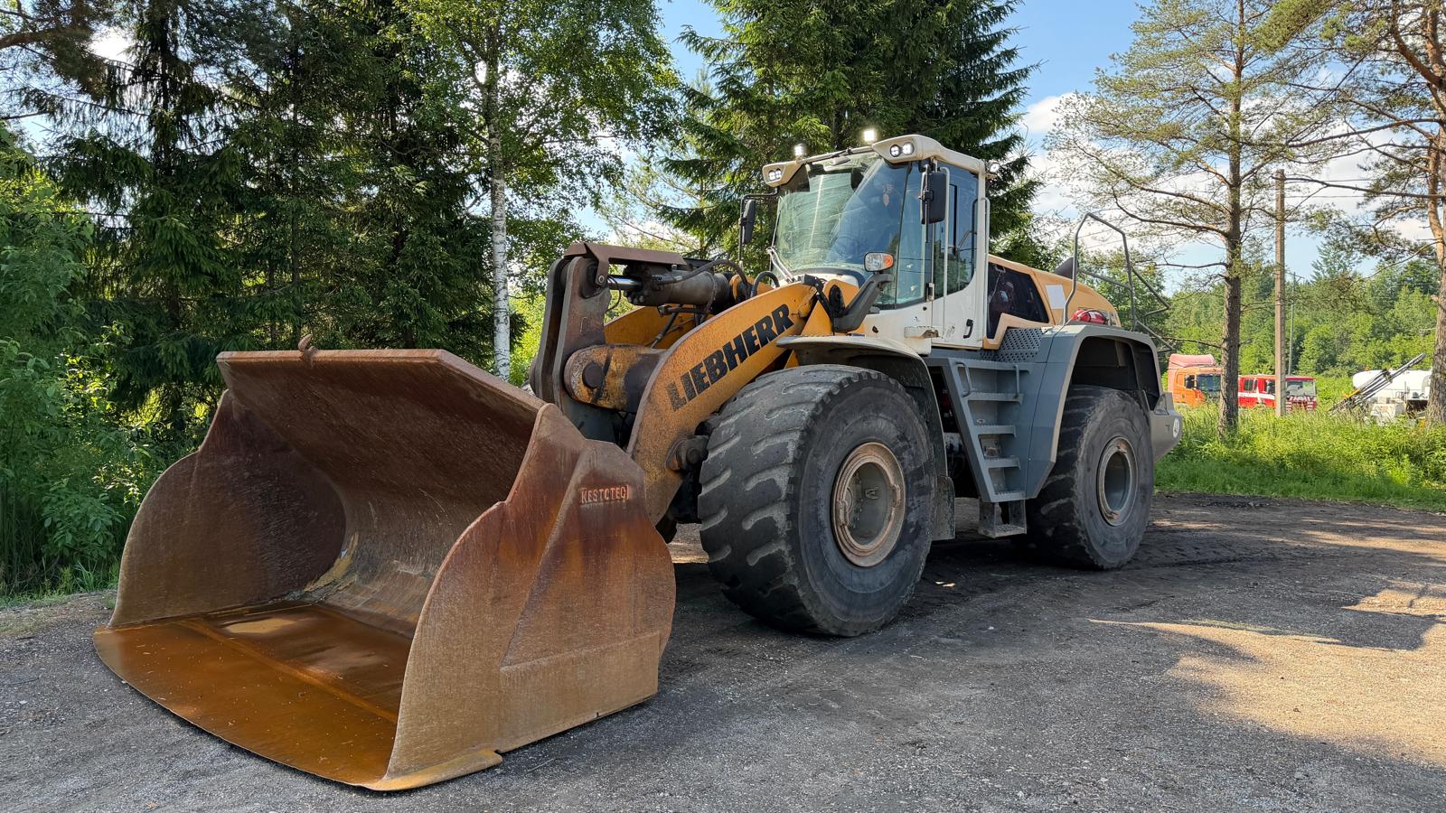 Liebherr L586 XPOWER