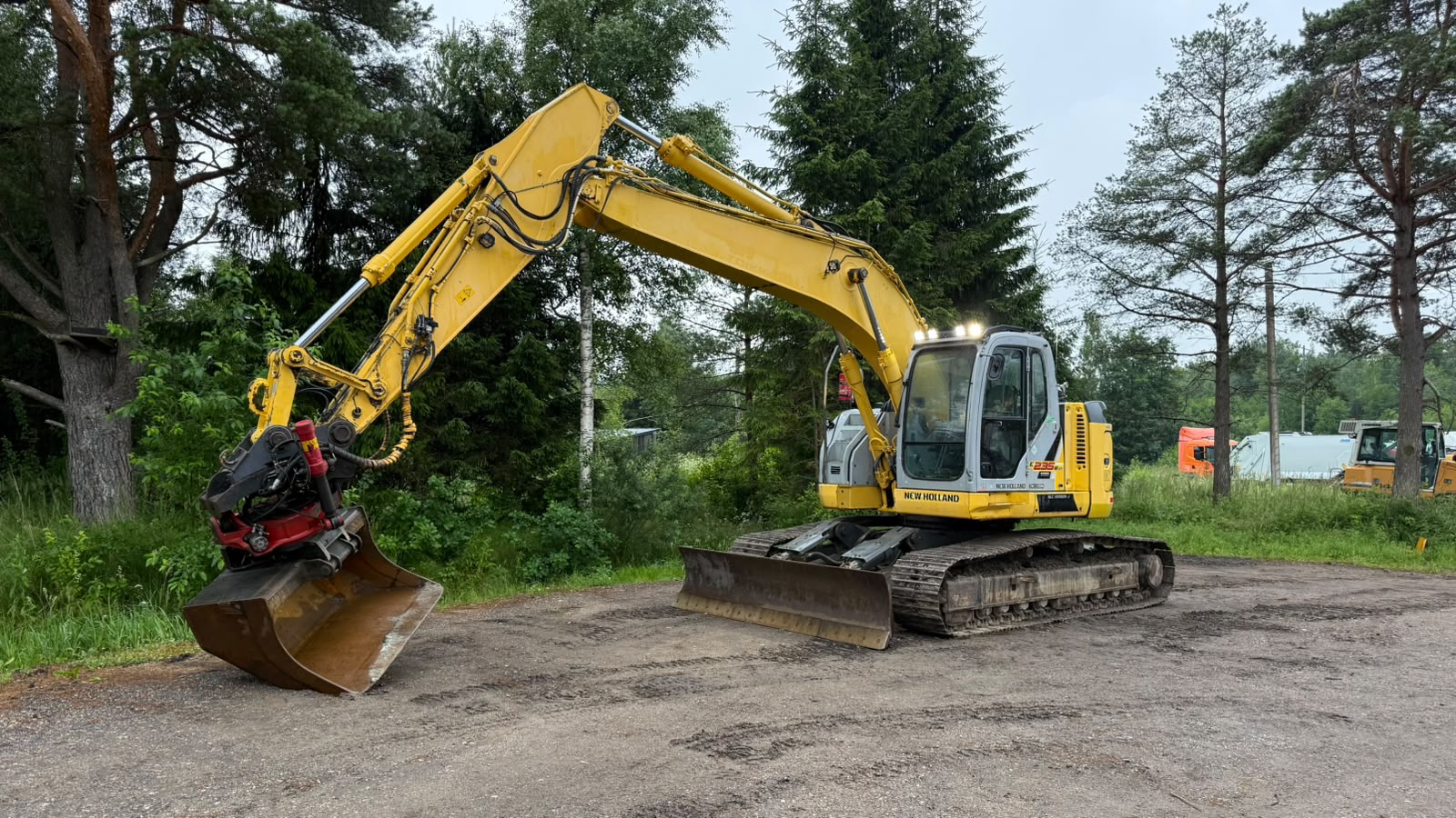 New Holland E235BSR-2