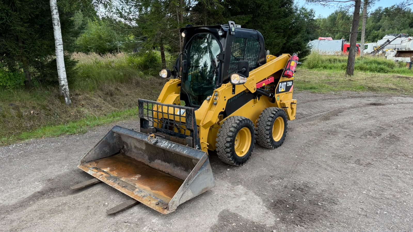 CAT 236D