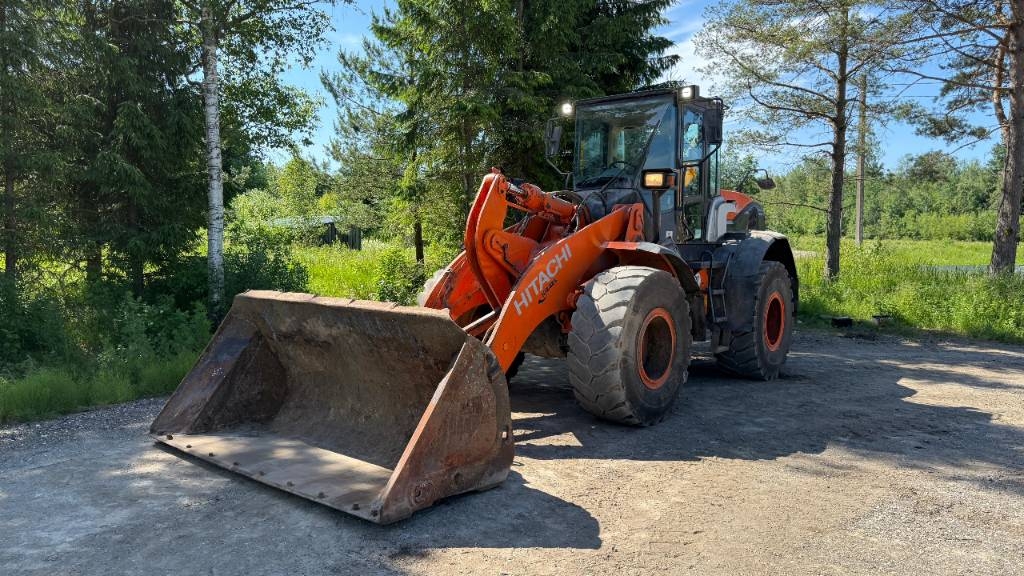 Hitachi ZW140
