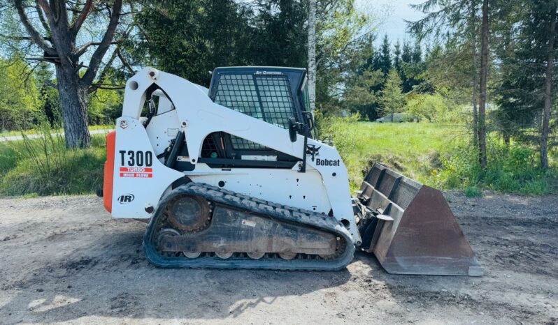 BOBCAT T300 full