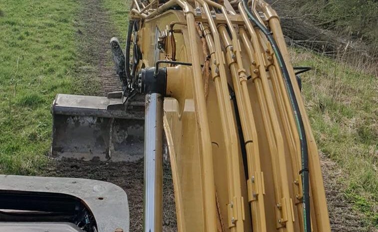 CAT 320 full