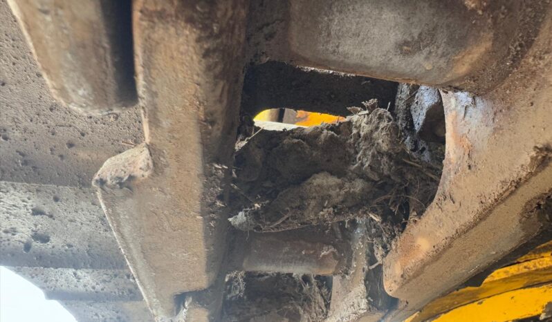 New Holland E 215 full