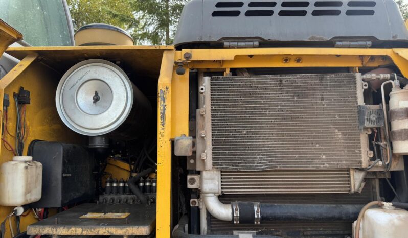 New Holland E 215 full